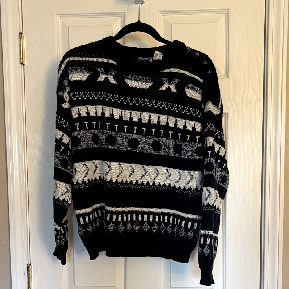 Black and White Patterned Men's Sweater